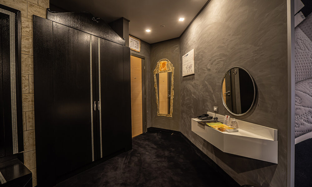 Everything You Need to Know About Bathroom Mirror Music