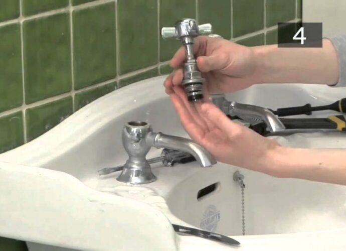 HOW TO FIX A LEAKING TAP QUICKLY